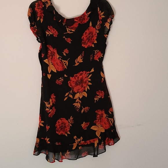 NWT Lulus floral print dress🌹. - Picture 7 of 7